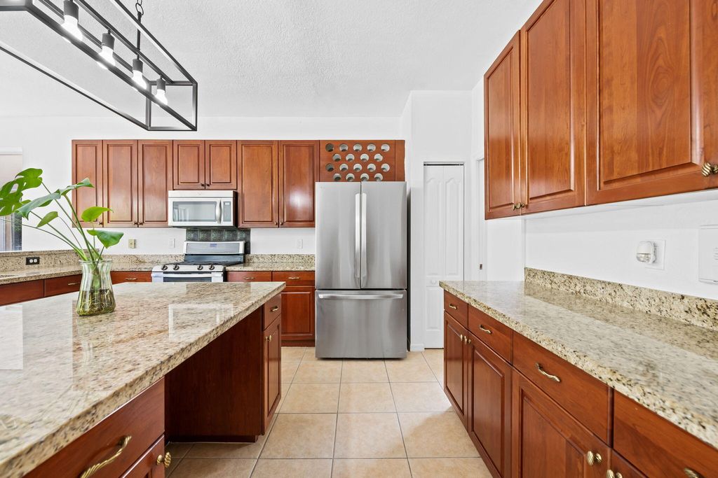 Photo of 19389 SW 64th Street, Pembroke Pines, FL 33332 (MLS # B26055439)