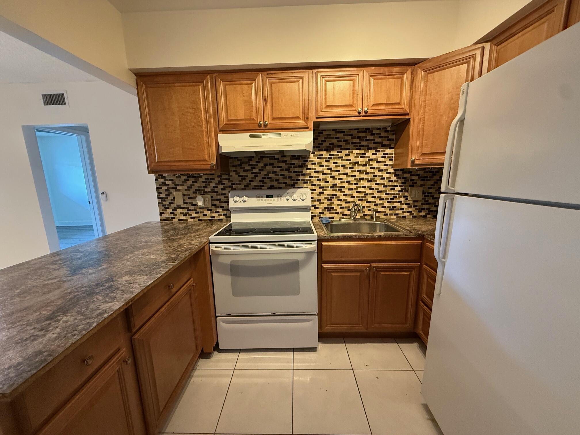 SUNLAND GARDEN APTS NUMBE - Residential Lease