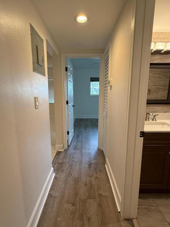 SUNLAND GARDEN APTS NUMBER TWO - Residential Lease