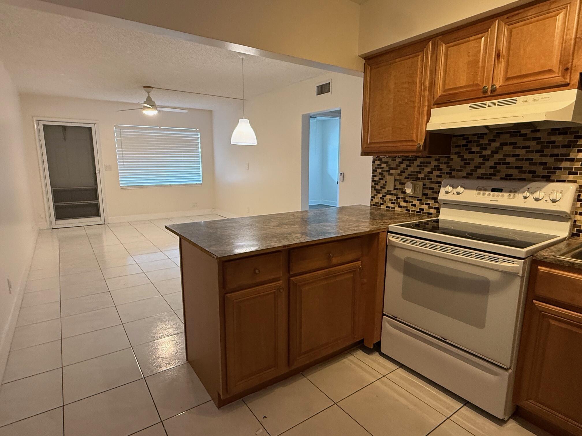 SUNLAND GARDEN APTS NUMBE - Residential Lease