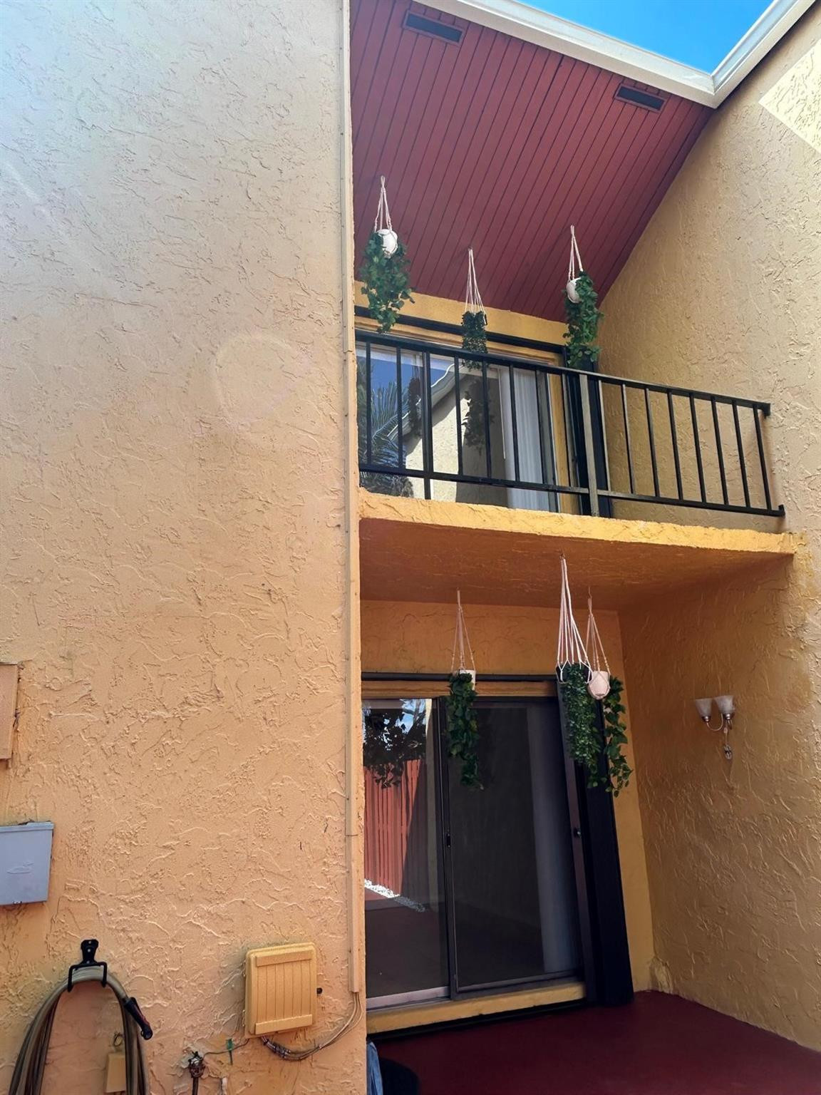 TARACOMA TOWNHOMES - Residential