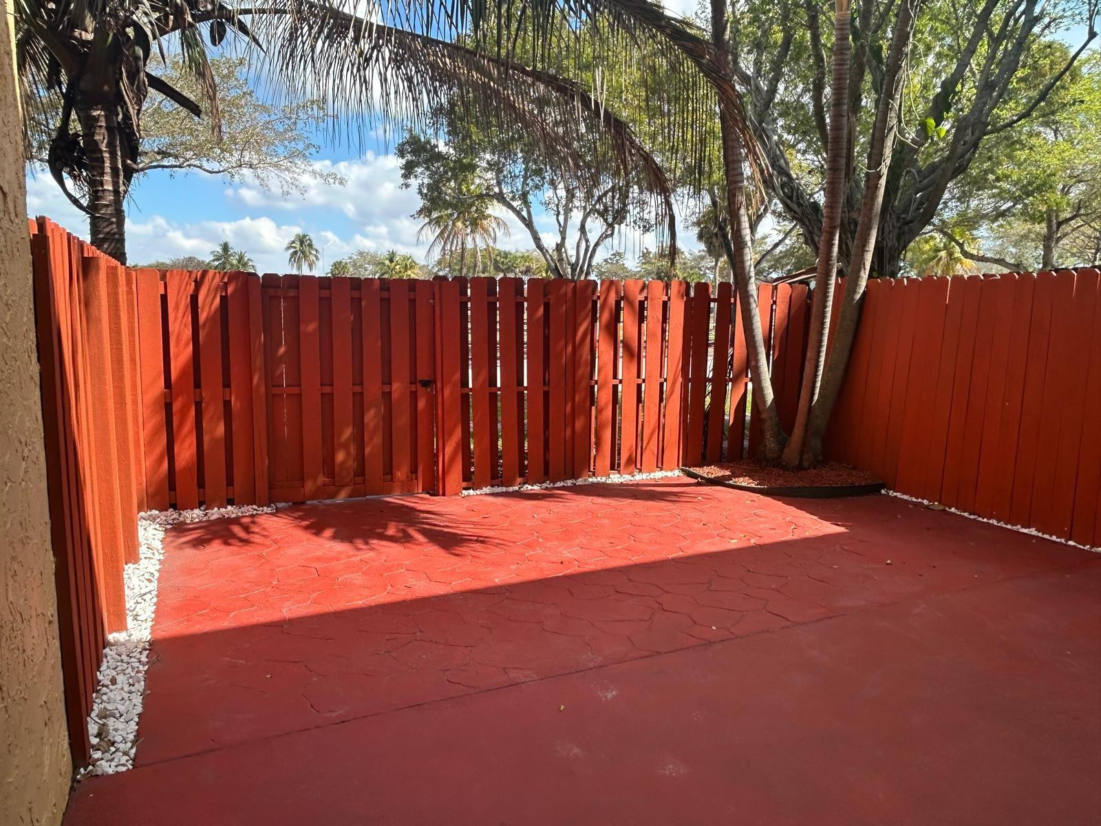 TARACOMA TOWNHOMES - Residential