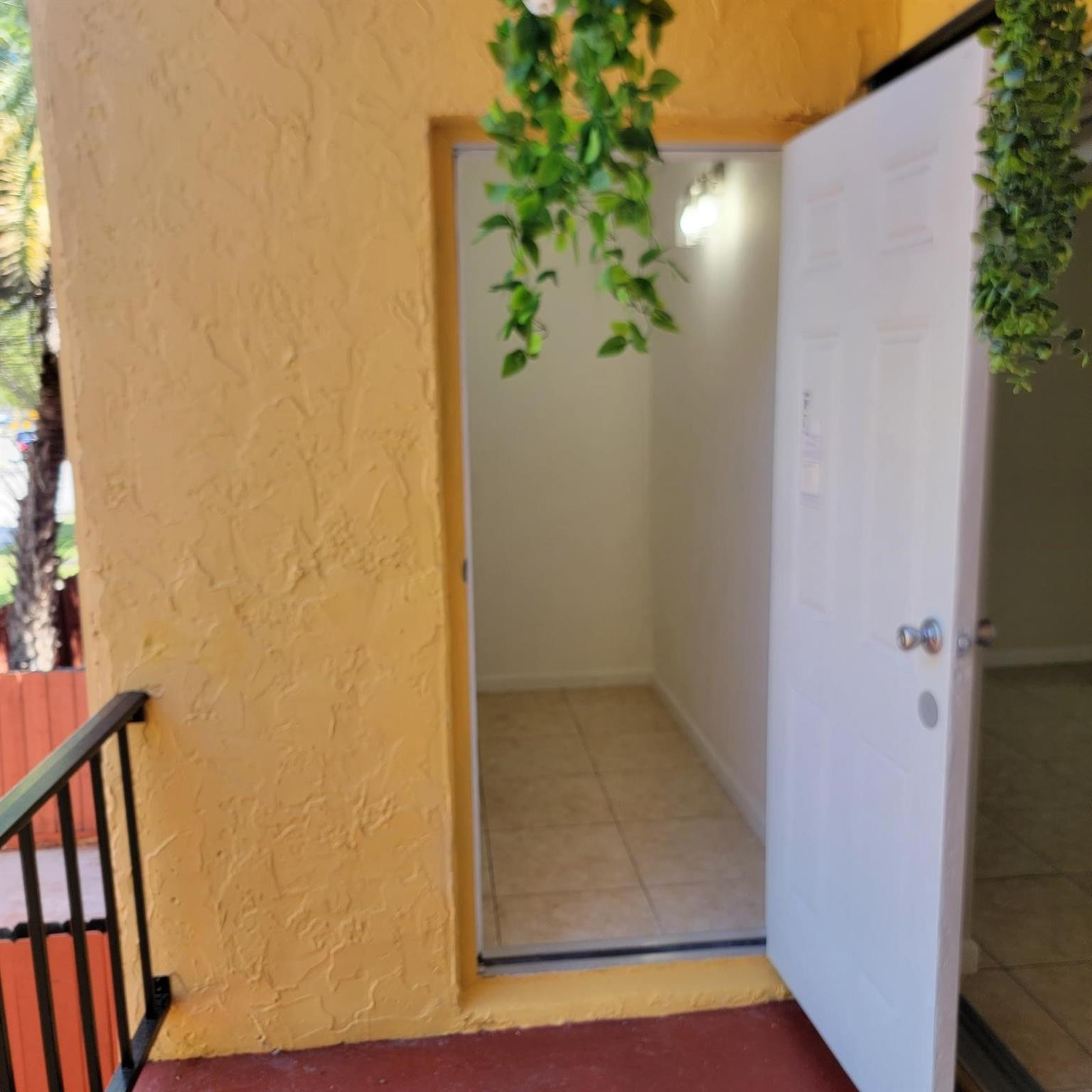 TARACOMA TOWNHOMES - Residential