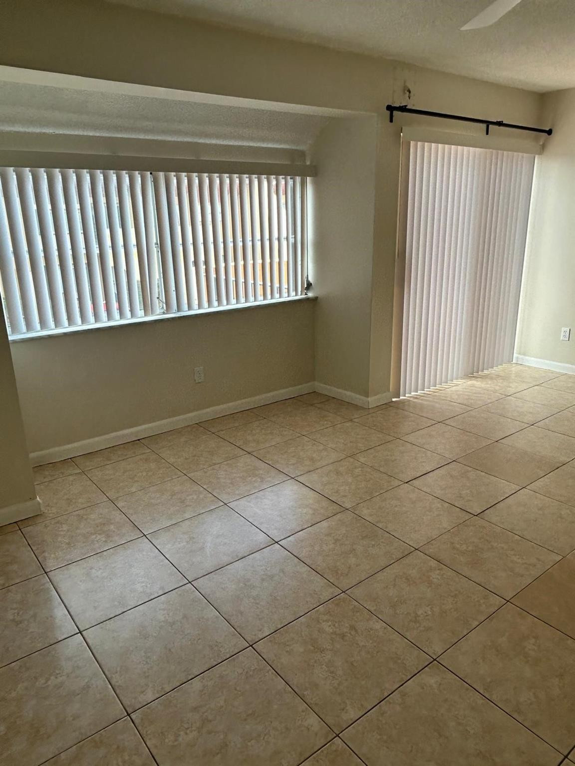 TARACOMA TOWNHOMES - Residential