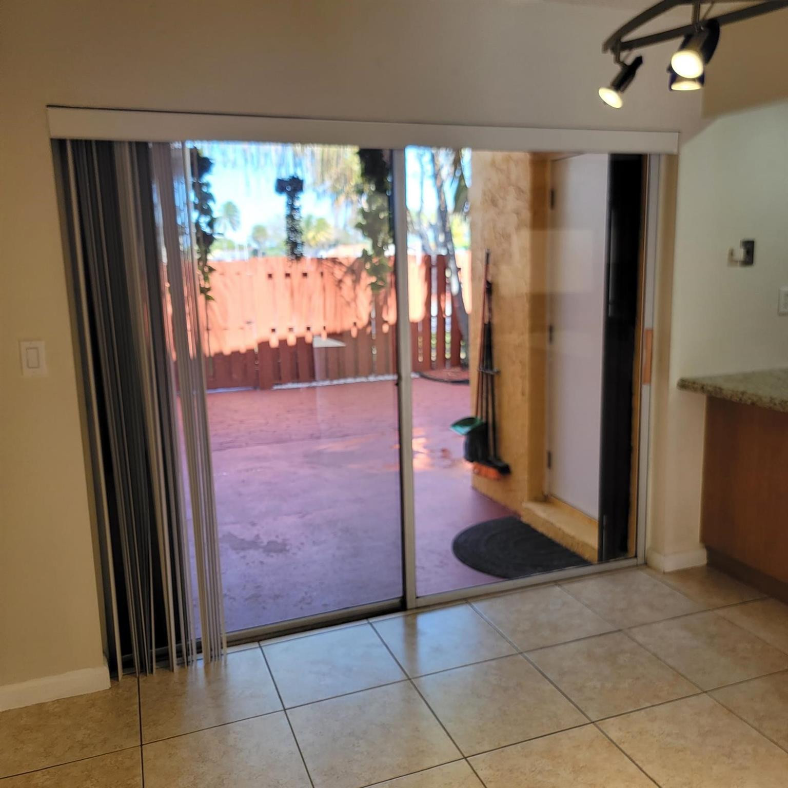 TARACOMA TOWNHOMES - Residential