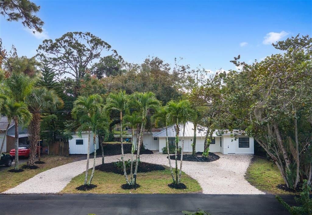 Photo of 490 SW Tanglewood Trail, Stuart, FL 34997 (MLS # R10765969)