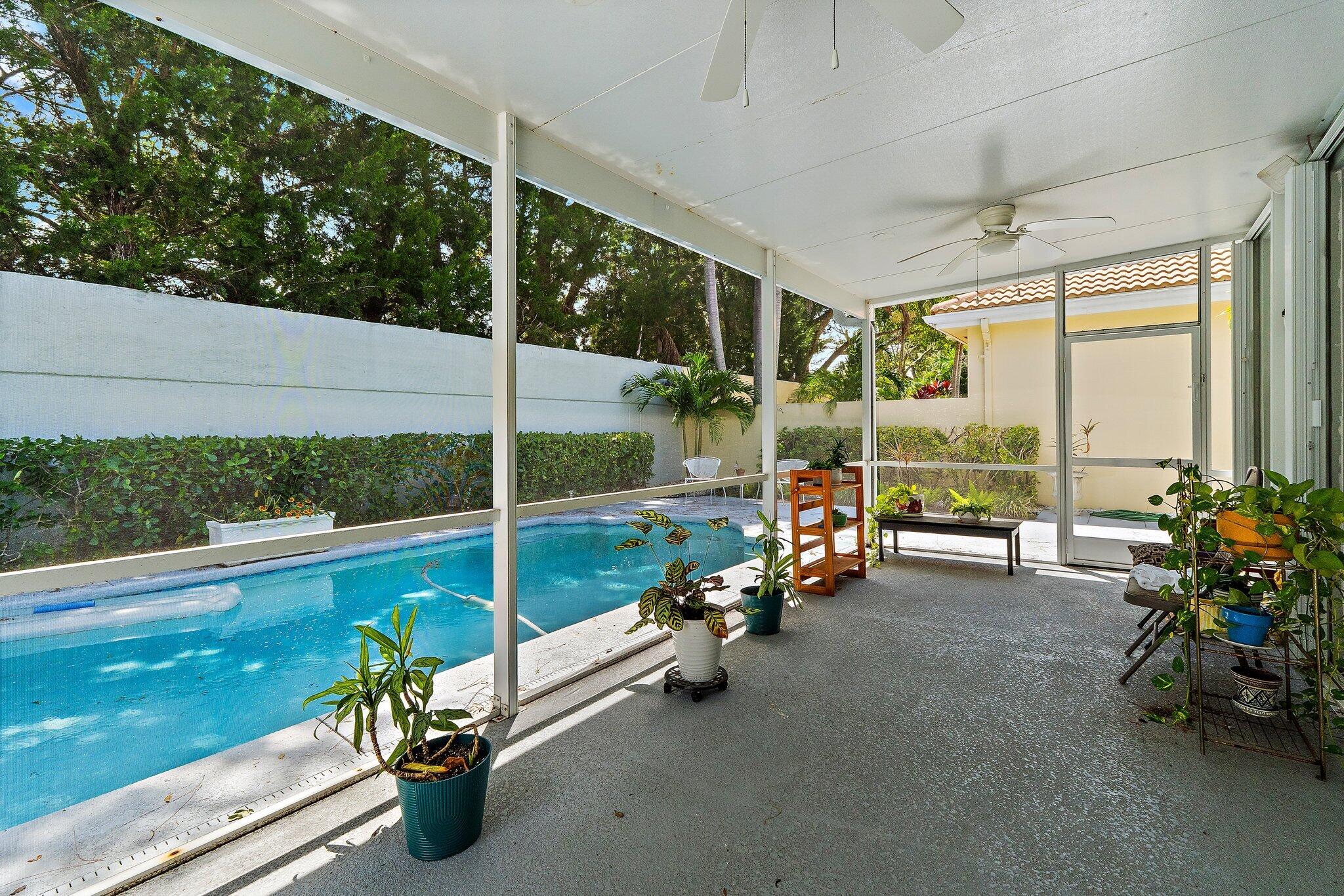 188 S HAMPTON Drive