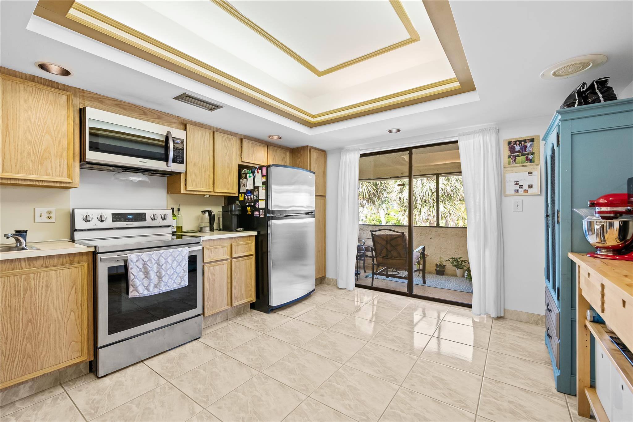 TOR-PALM TOWNHOUSES CONDO - Residential