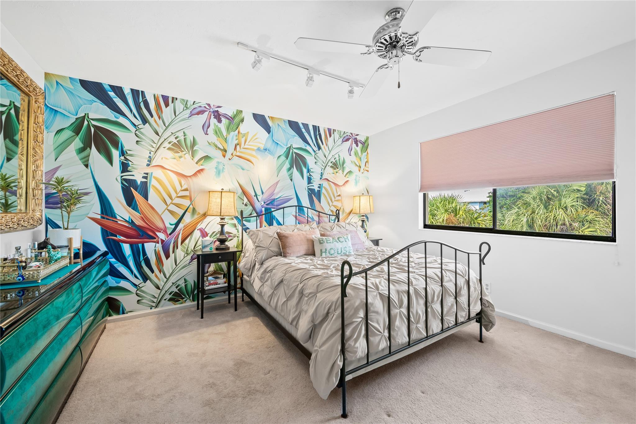 TOR-PALM TOWNHOUSES CONDO - Residential