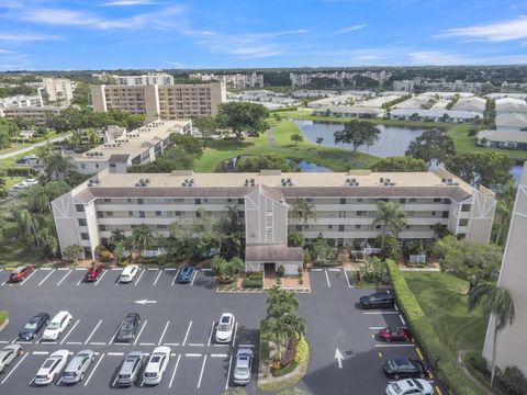 Photo of 7192 Huntington Lane #407, Delray Beach, FL 33446 (MLS # R11134988) Photo of 7192 Huntington Lane #407, Delray Beach, FL 33446 (MLS # R11134988)