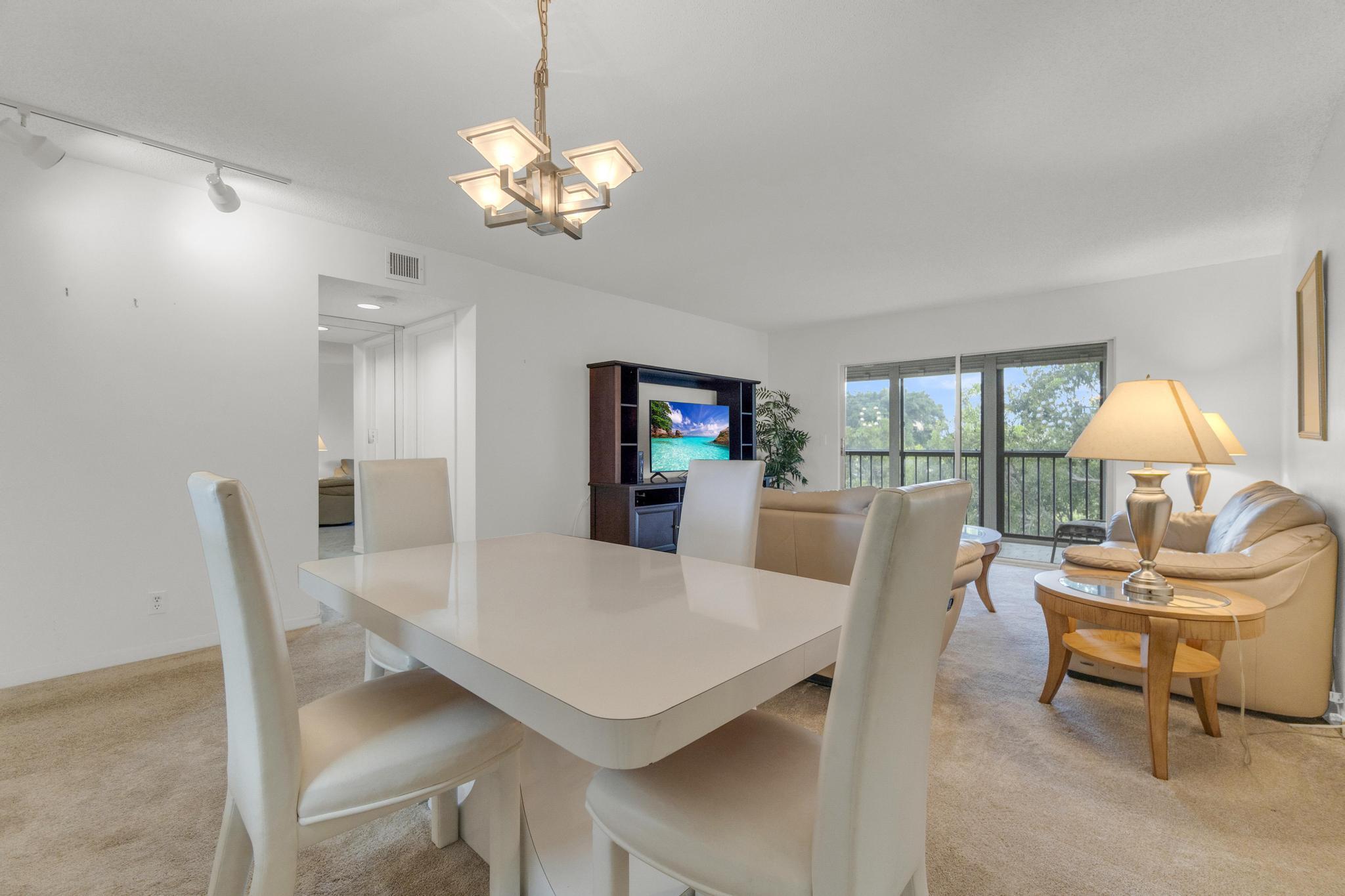 HUNTINGTON LAKES SEC THRE - Residential