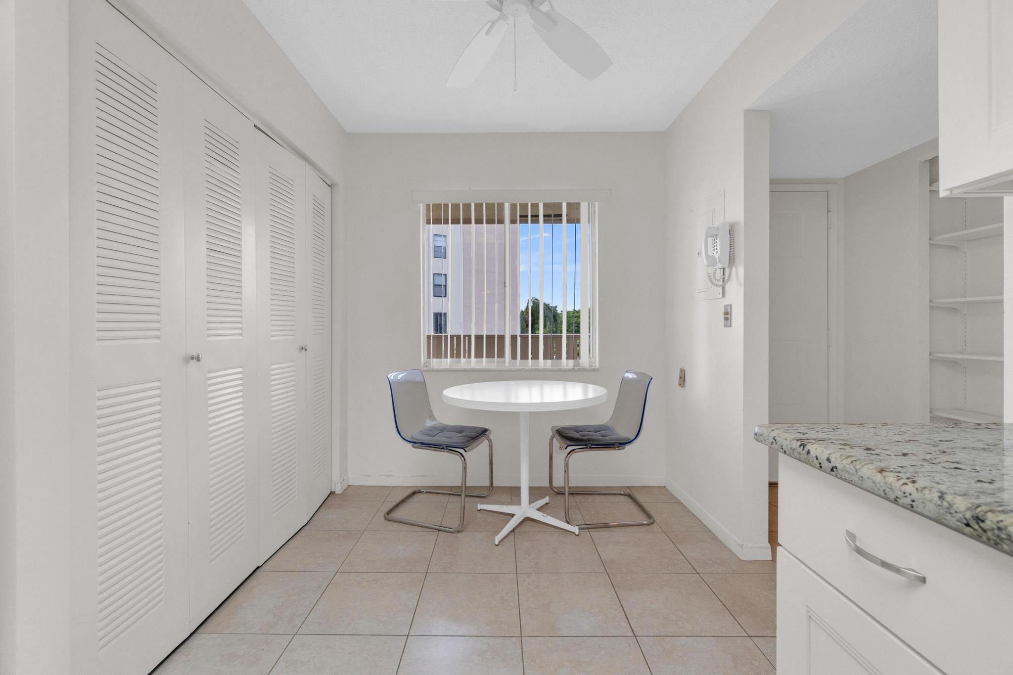 HUNTINGTON LAKES SEC THRE - Residential