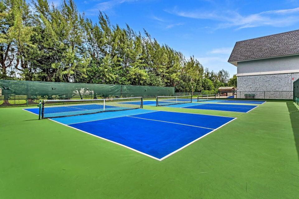 HUNTINGTON LAKES SEC THRE - Residential