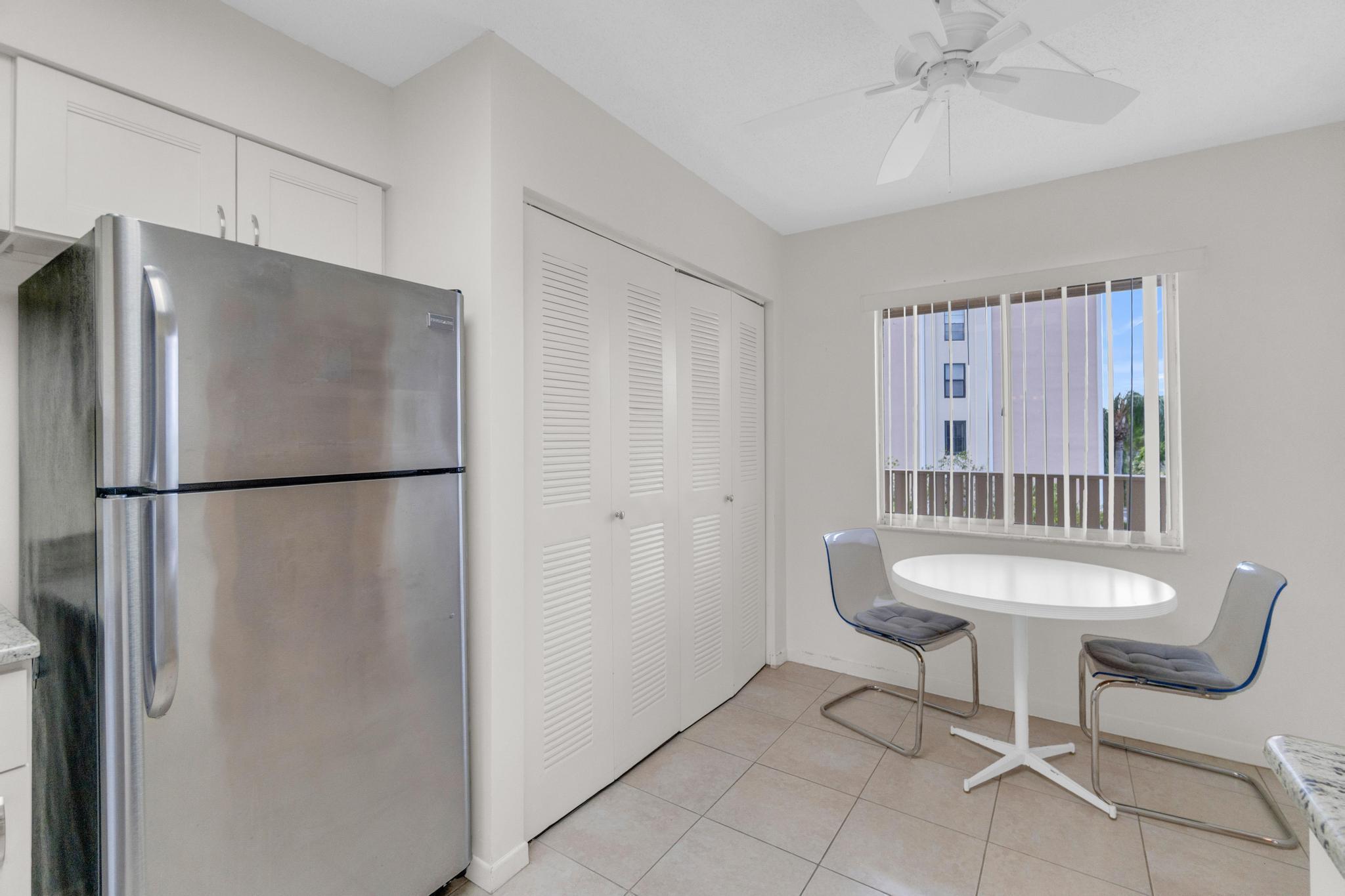 HUNTINGTON LAKES SEC THRE - Residential