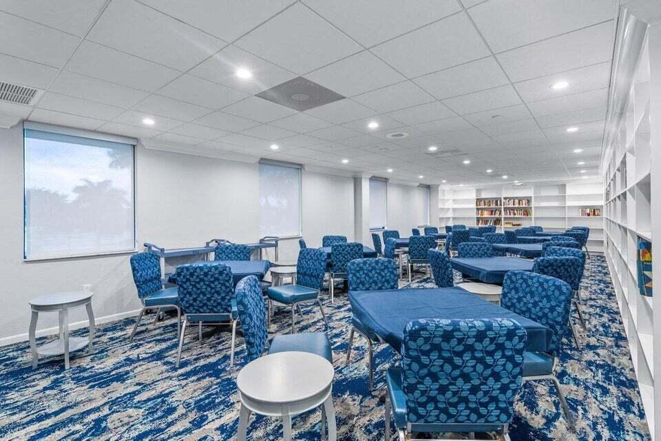 HUNTINGTON LAKES SEC THRE - Residential