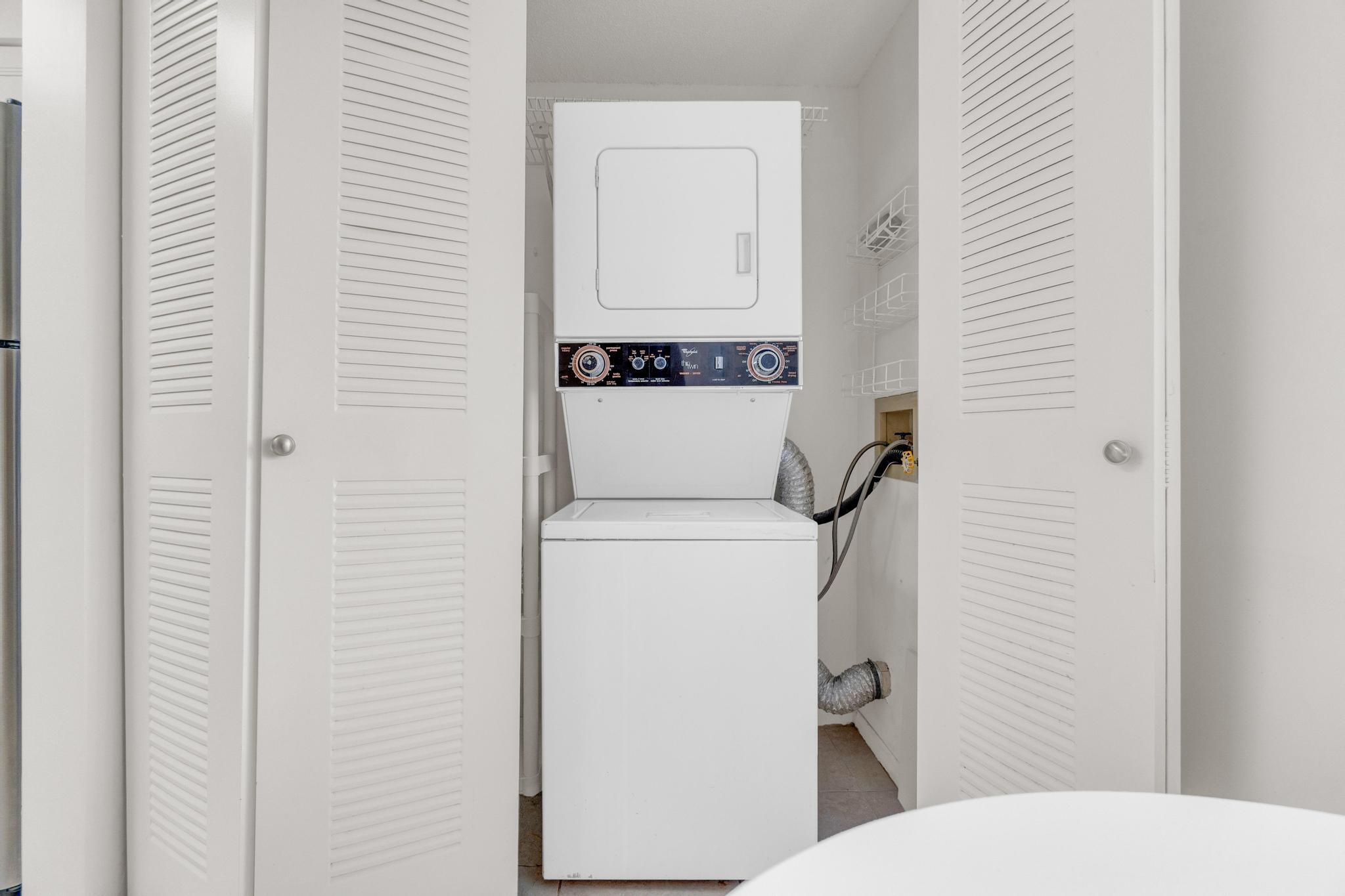 HUNTINGTON LAKES SEC THRE - Residential