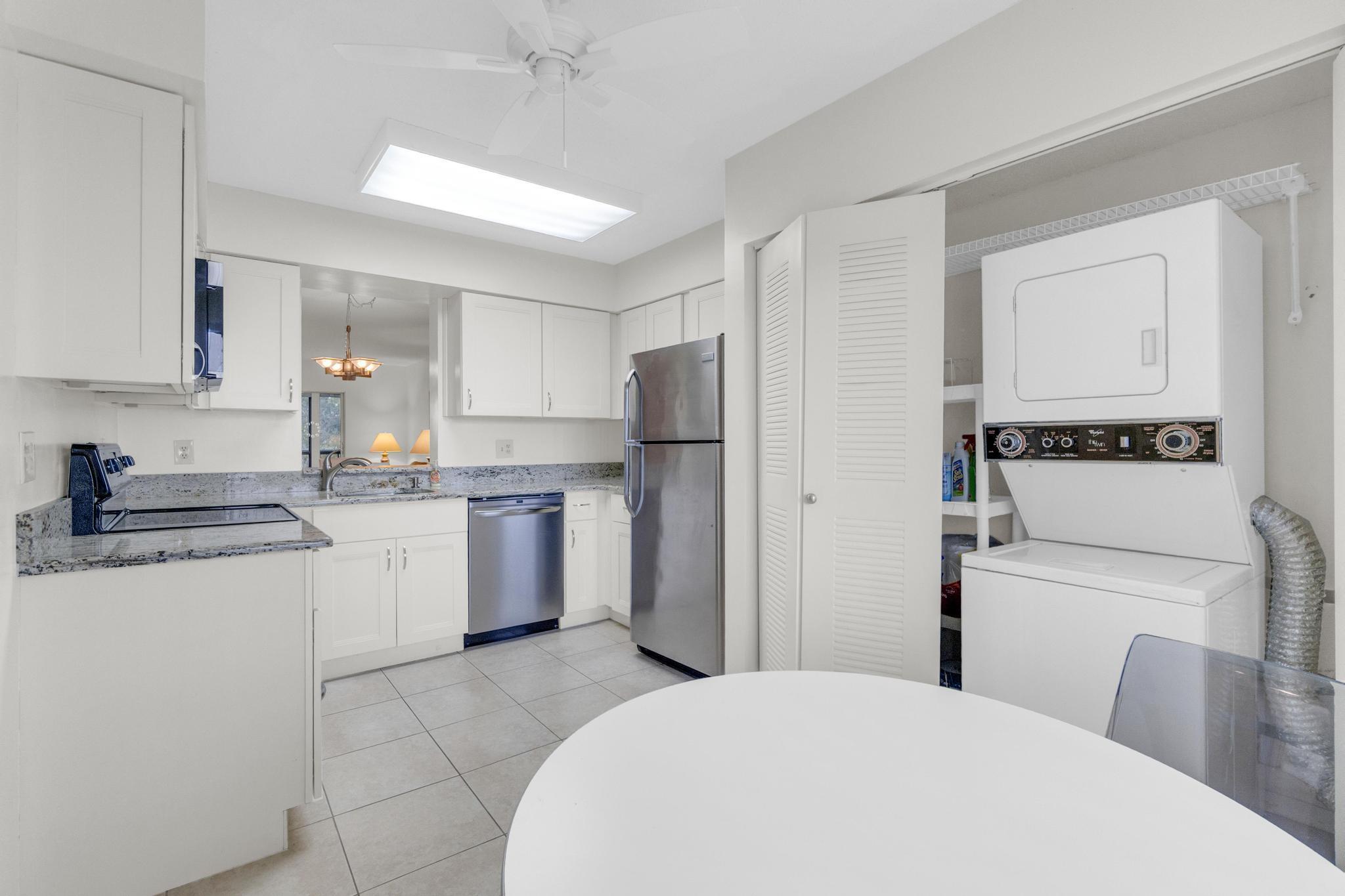 HUNTINGTON LAKES SEC THRE - Residential