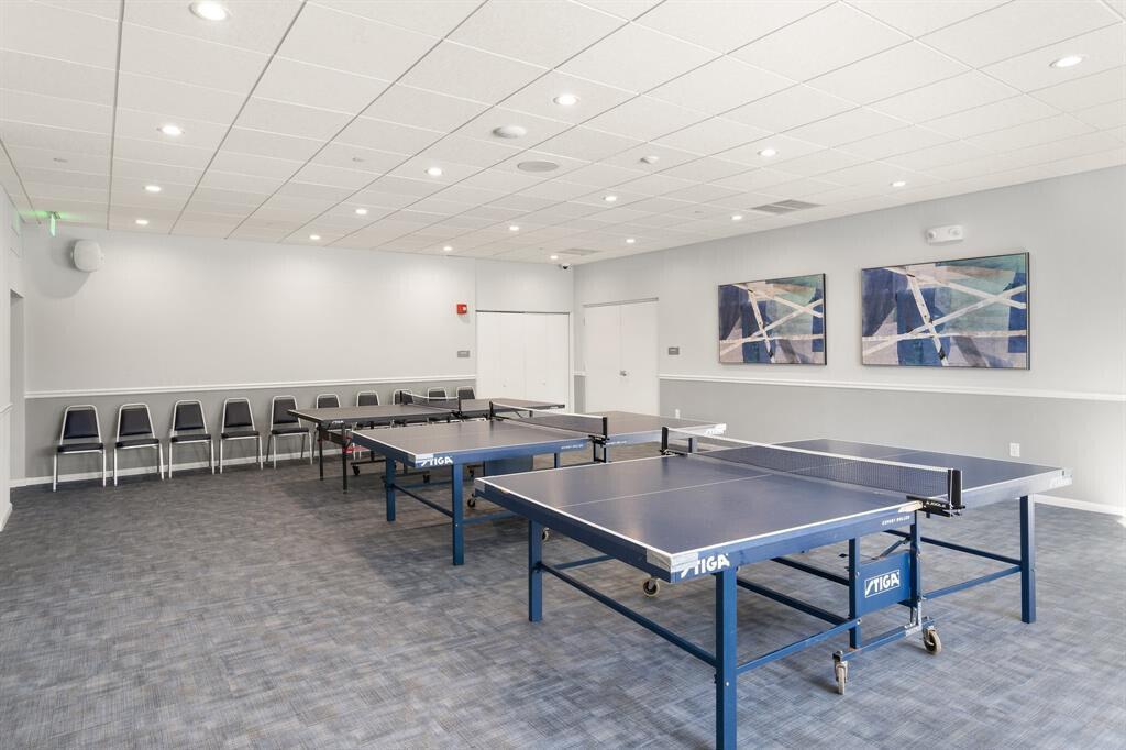 HUNTINGTON LAKES SEC THRE - Residential