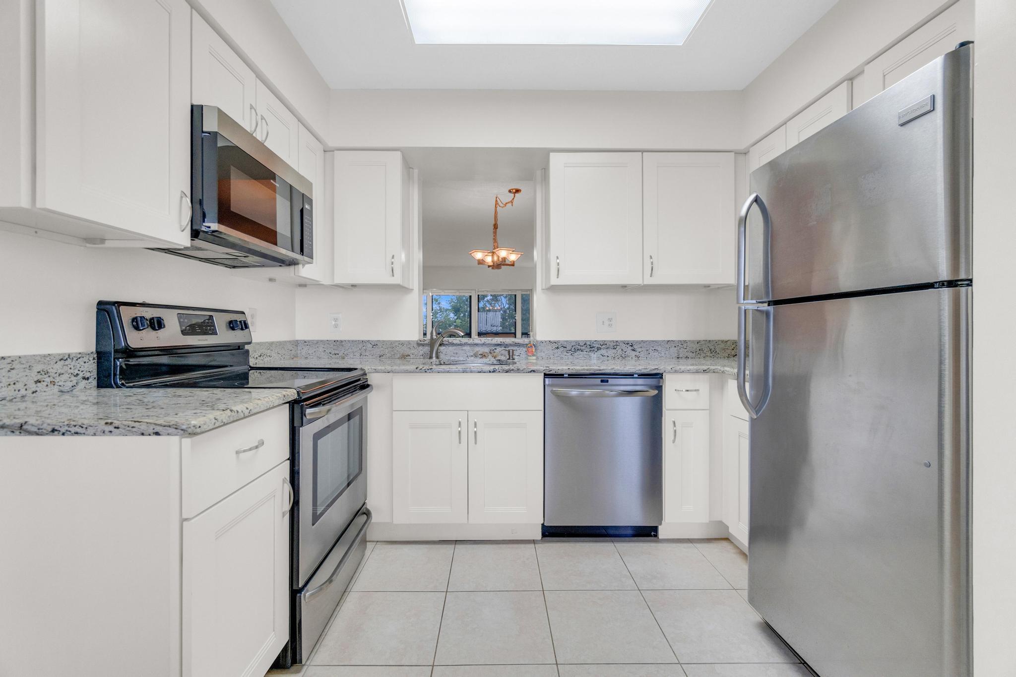 HUNTINGTON LAKES SEC THRE - Residential