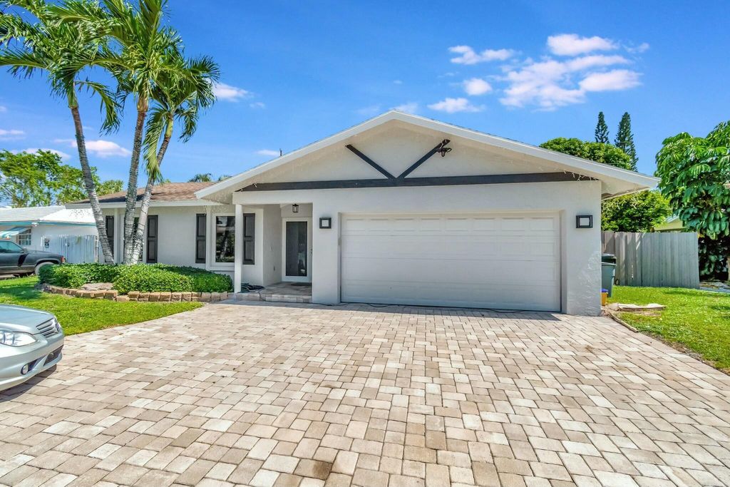Photo of 637 Ibis Drive, Delray Beach, FL 33444 (MLS # R11058557)