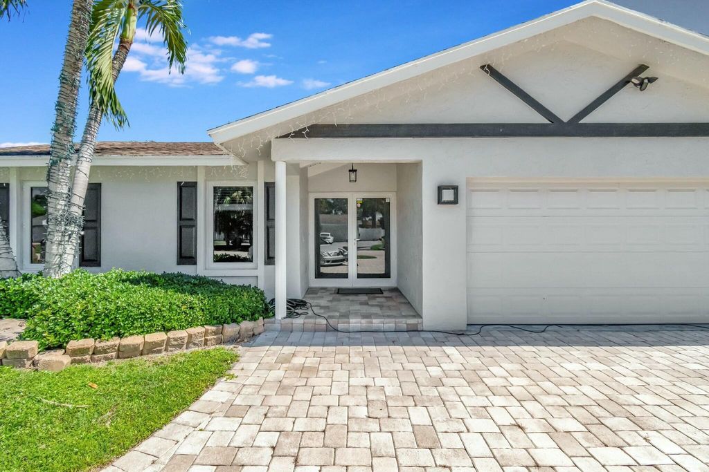 Photo of 637 Ibis Drive, Delray Beach, FL 33444 (MLS # R11058557)