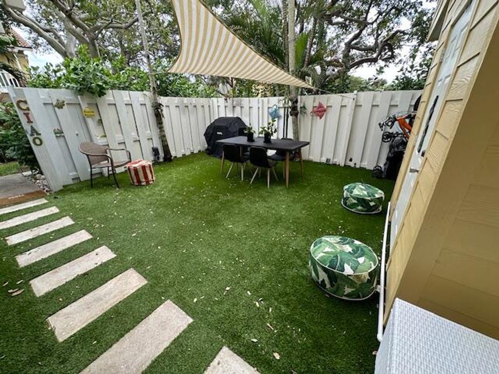 Photo of 226 Seabreeze Circle, Jupiter, FL 33477 (MLS # B26003849)