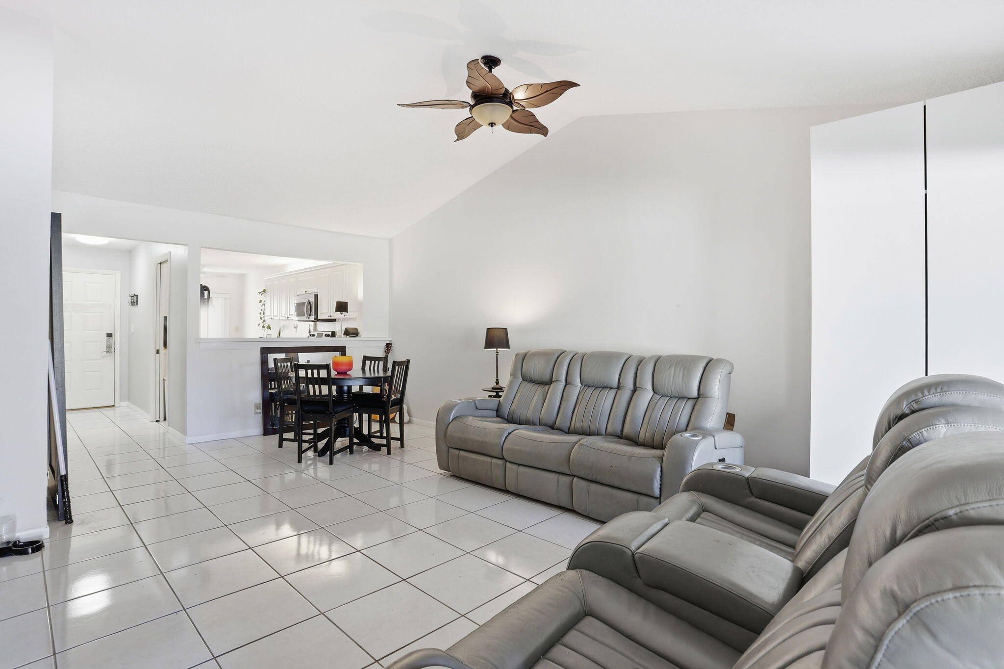 TIBURON II PH II - Residential