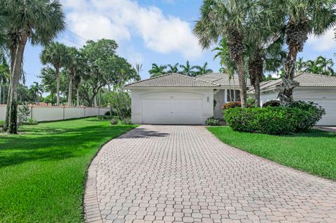 Photo of 9543 Crescent View Drive N, Boynton Beach, FL 33437 (MLS # B26029332)