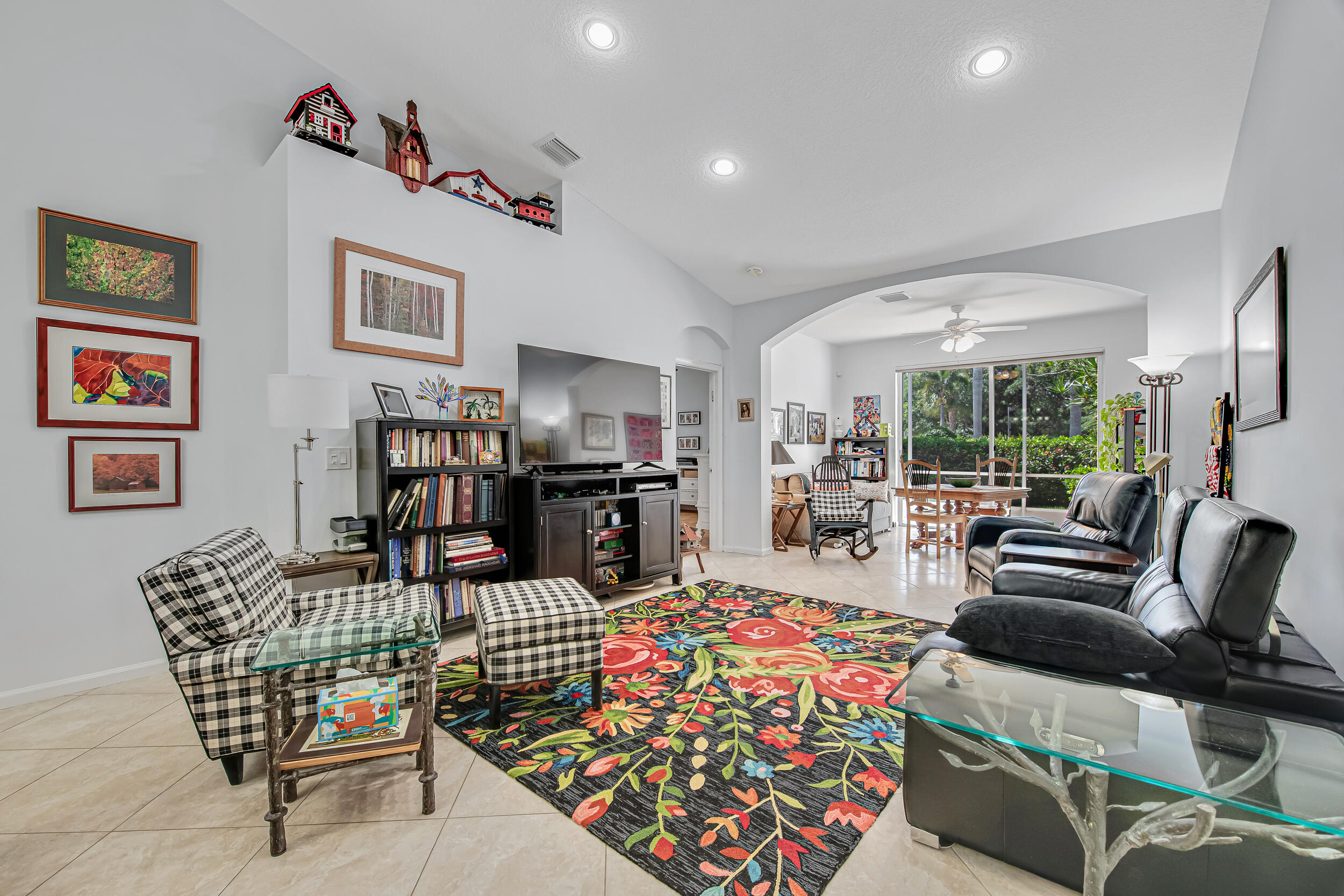 PALM ISLES WEST - Residential