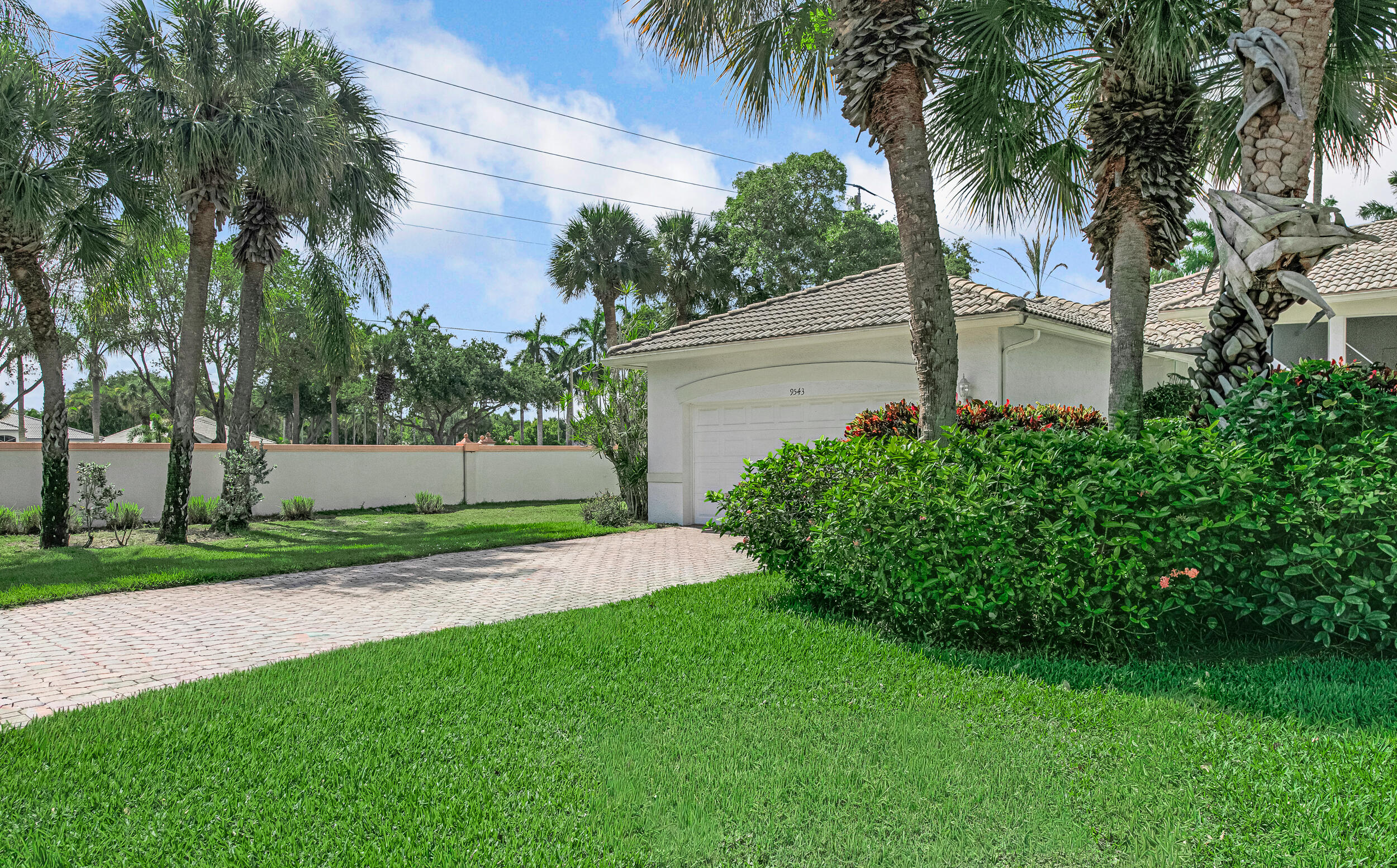 PALM ISLES WEST - Residential