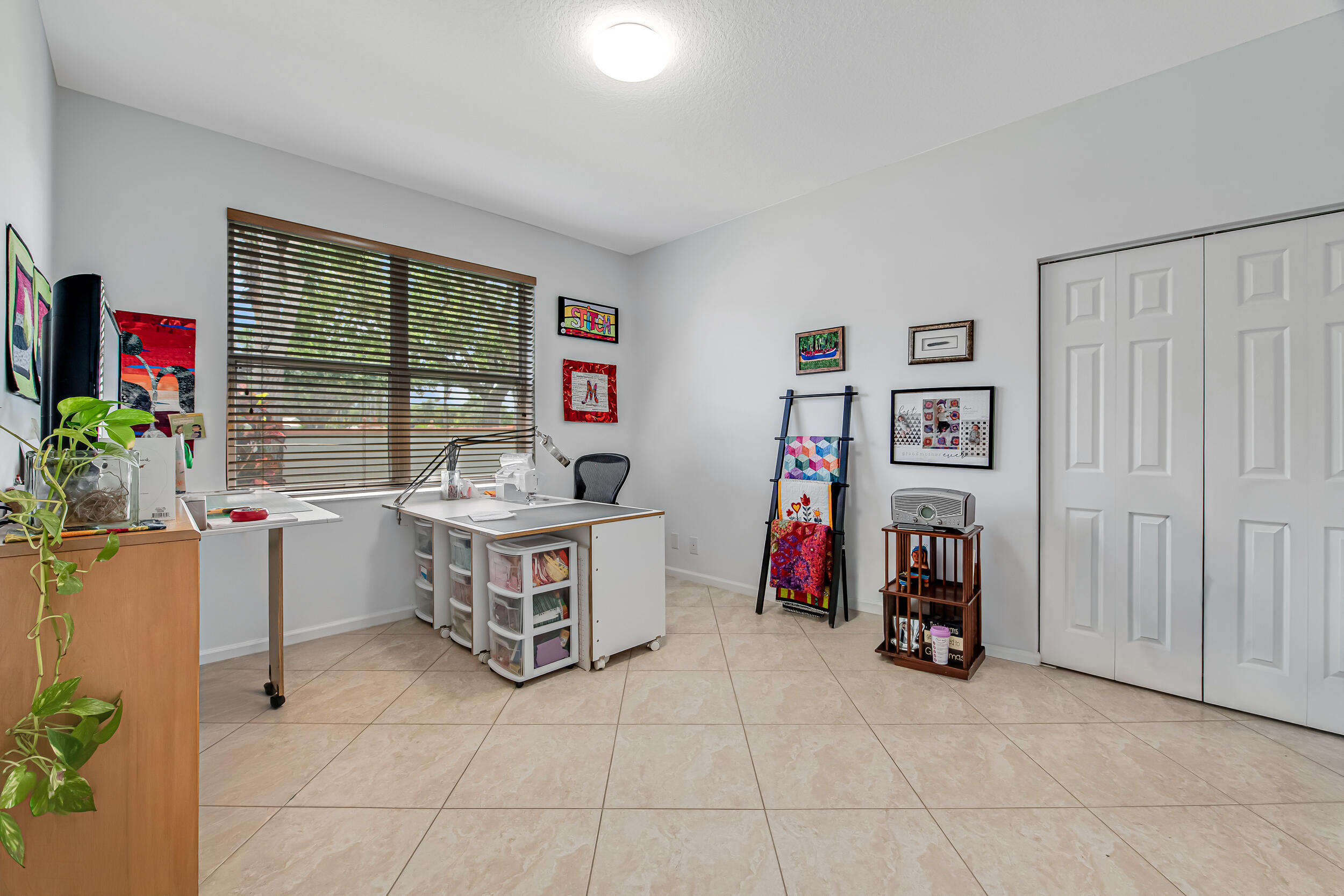 PALM ISLES WEST - Residential