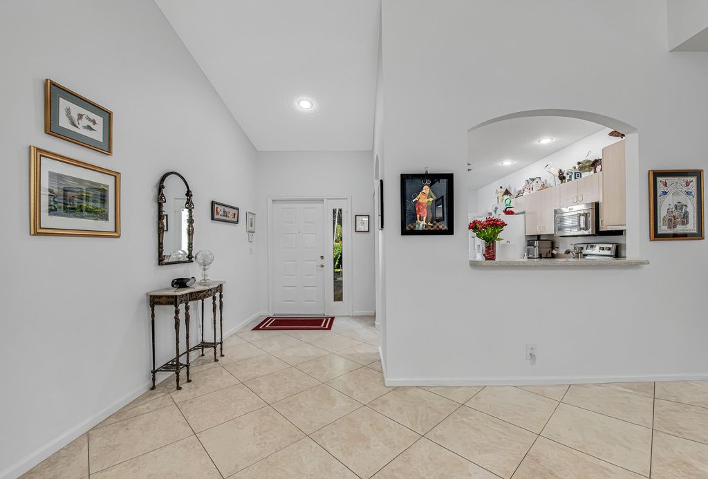 Photo of 9543 N Crescent View Dr Drive N, Boynton Beach, FL 33437 (MLS # B26029332)