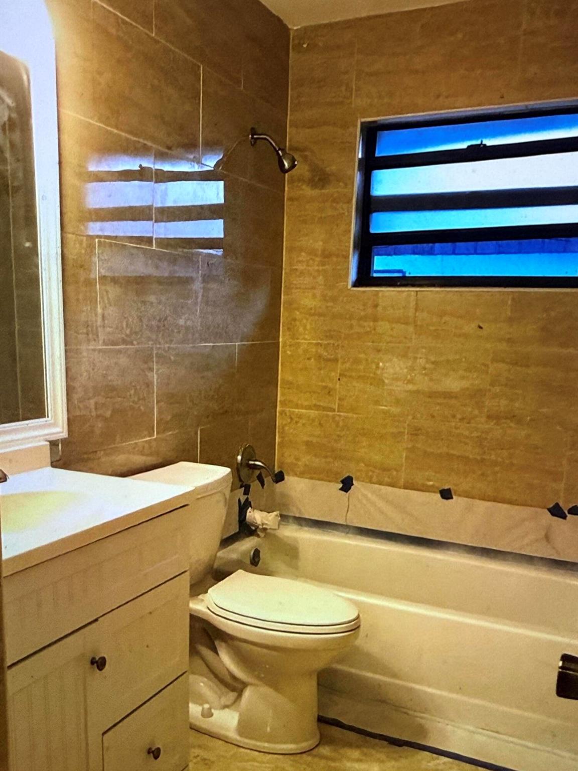 LA MANCHA - Residential Lease