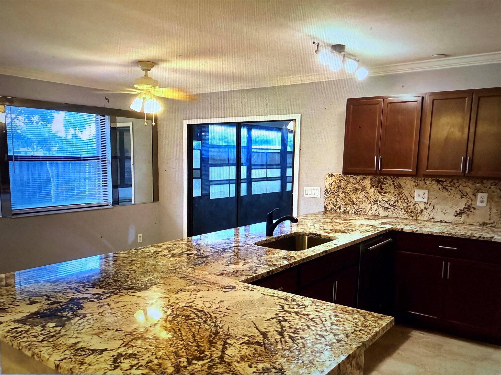 LA MANCHA - Residential Lease
