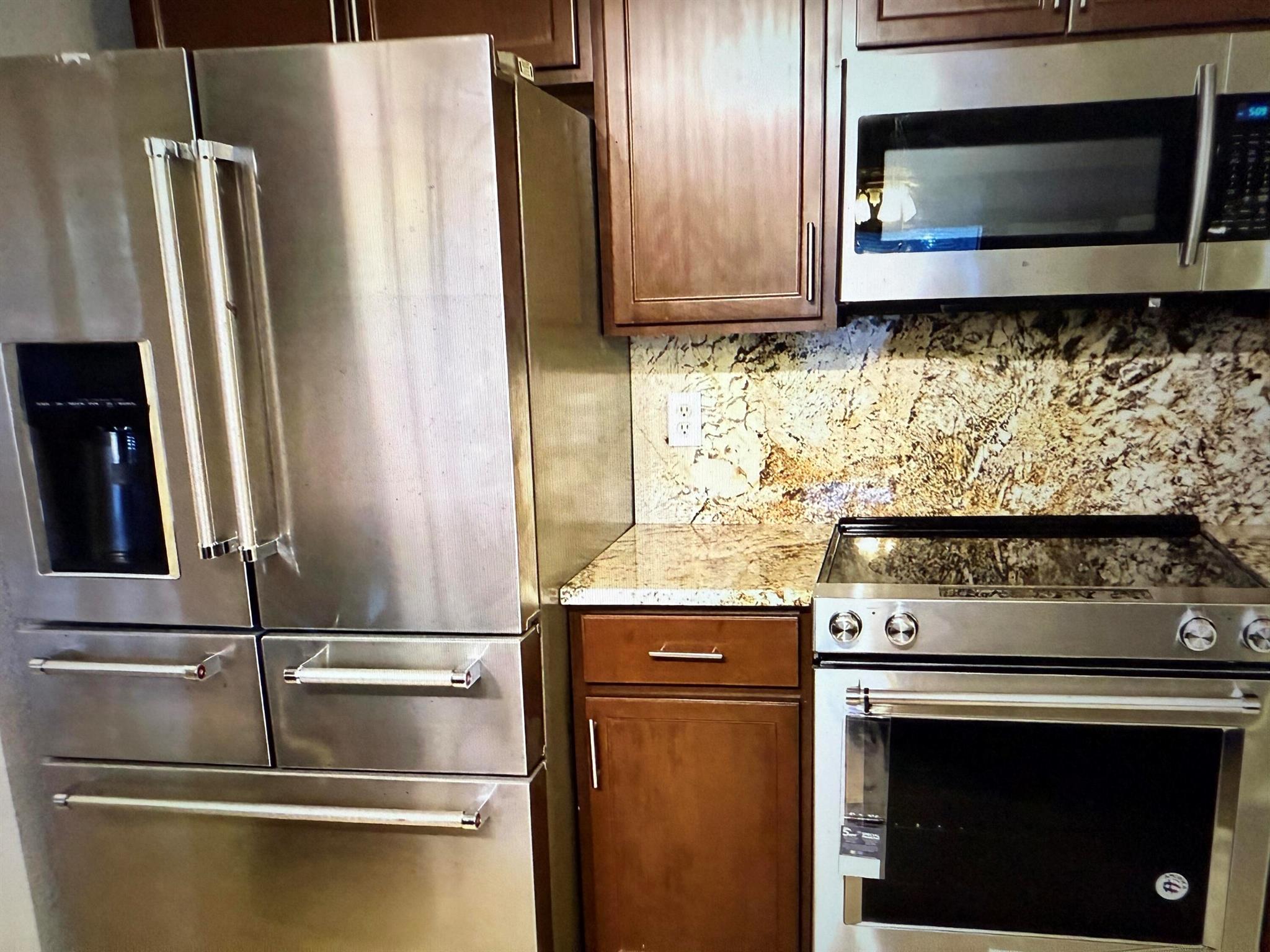 LA MANCHA - Residential Lease