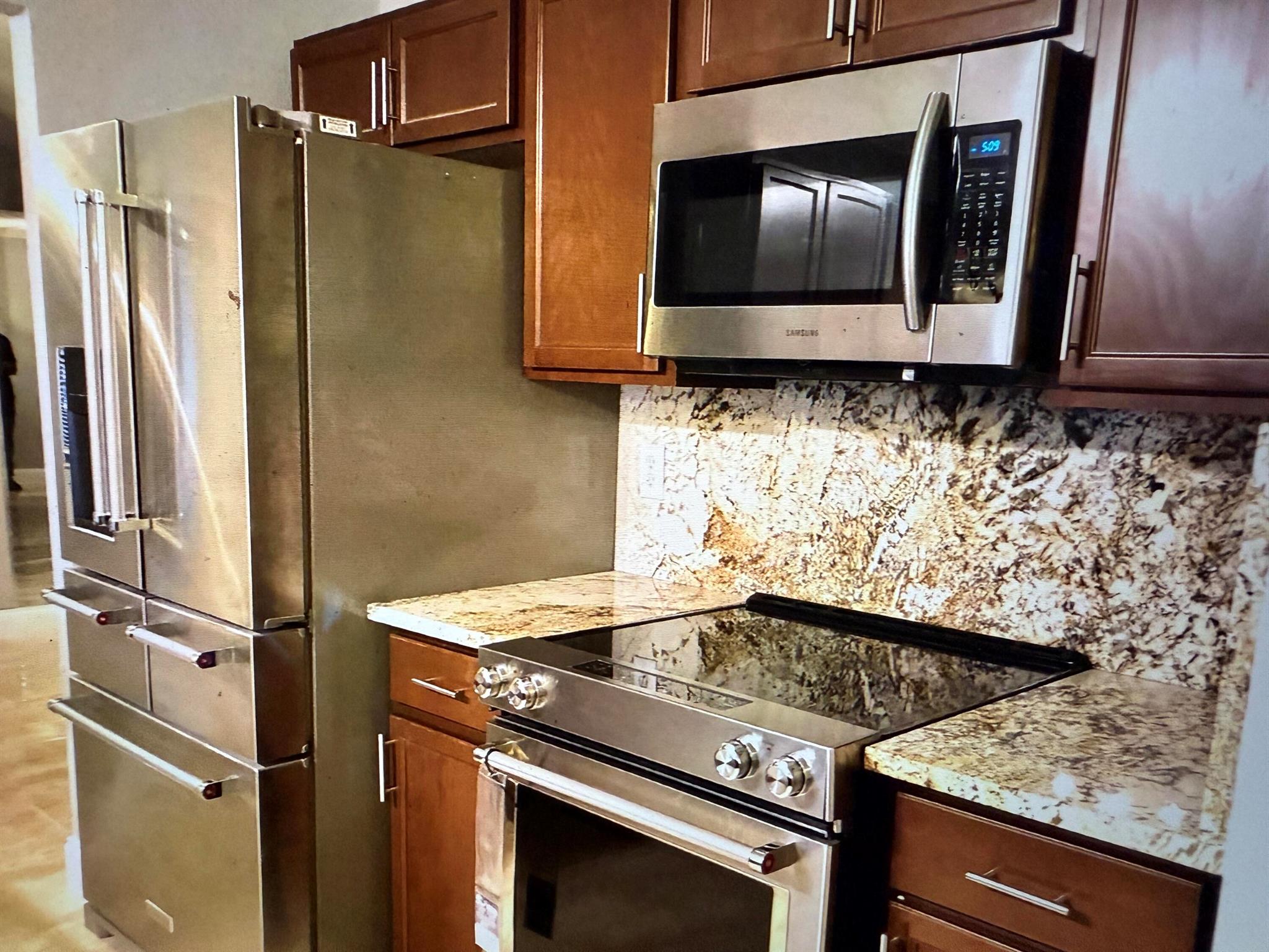 LA MANCHA - Residential Lease