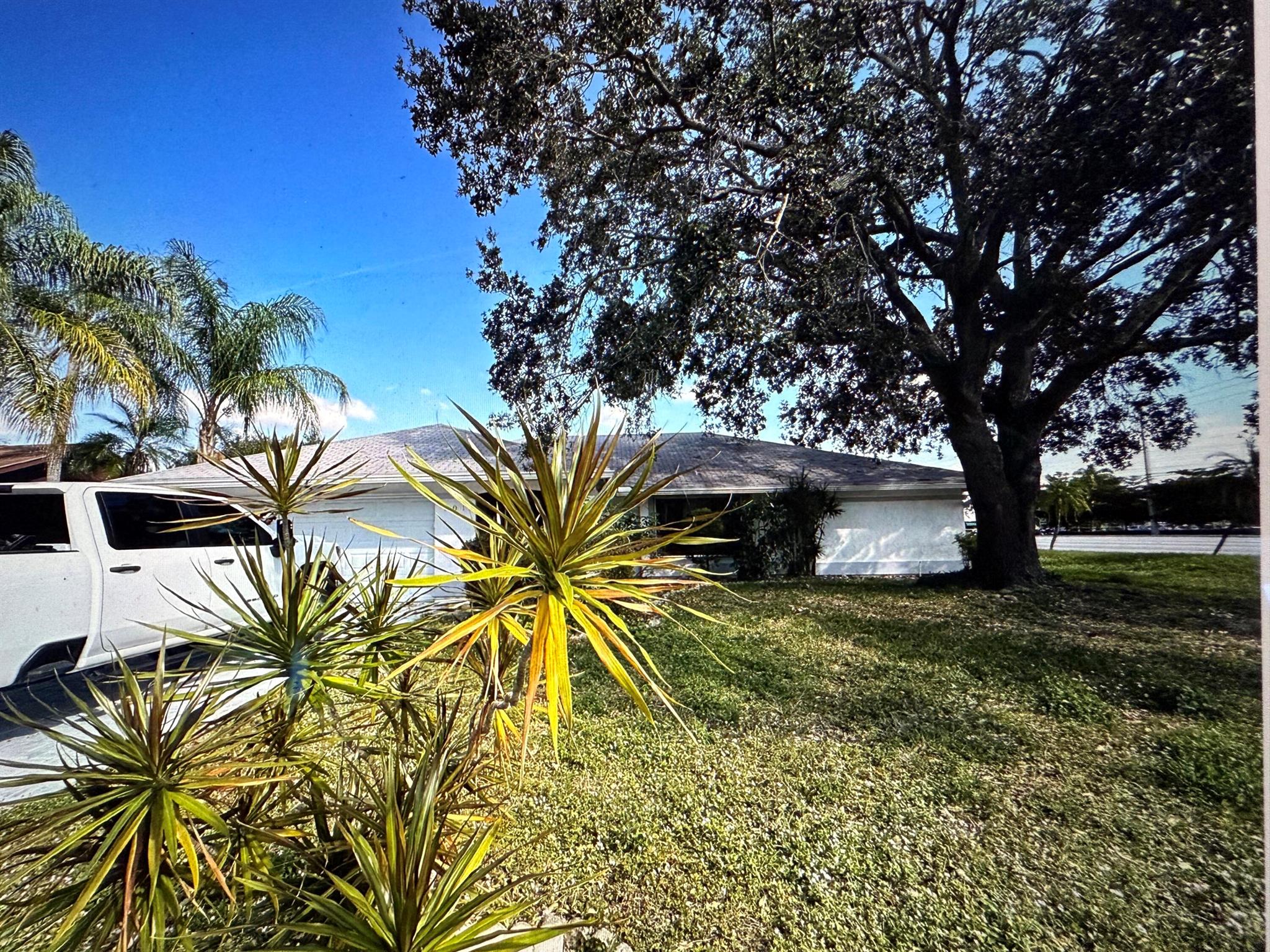 LA MANCHA - Residential Lease
