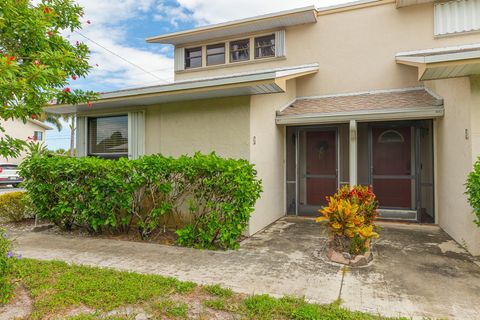 1887 NE Media Avenue 6 Jensen Beach FL 34957