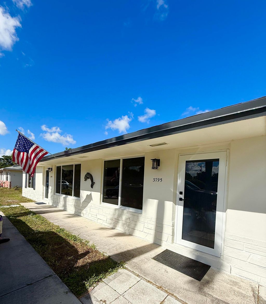 Photo of 3797 E Roan Court, Palm Beach Gardens, FL 33403 (MLS # R11151158)