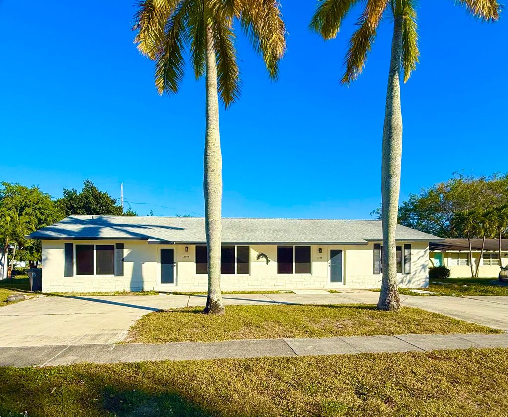 Photo of 3797 E Roan Court, Palm Beach Gardens, FL 33403 (MLS # R11151158)