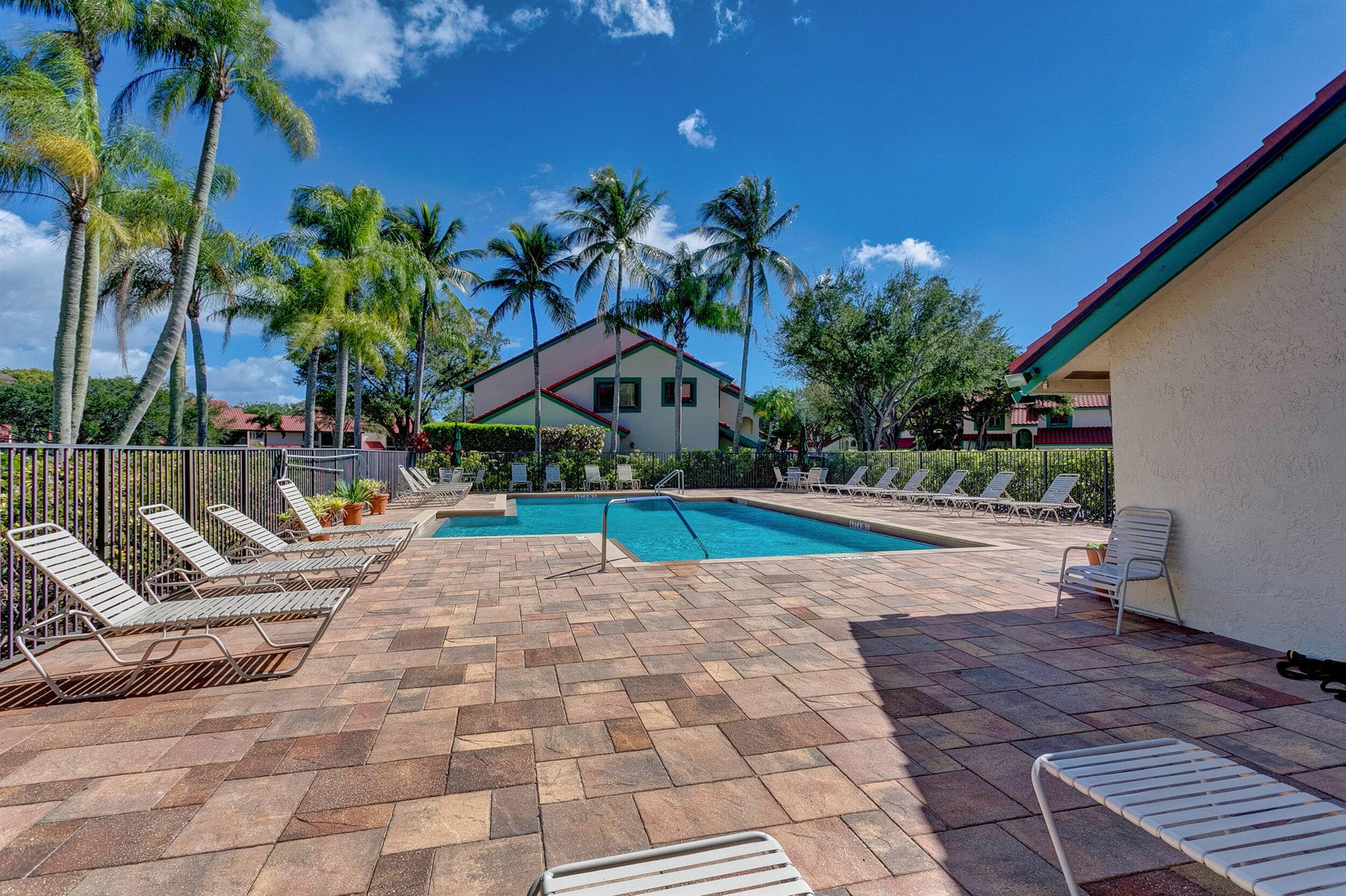 LEXINGTON GREEN CONDO - Residential Lease