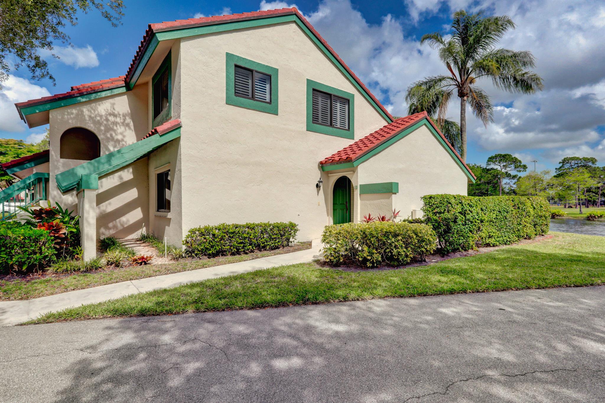LEXINGTON GREEN CONDO - Residential Lease