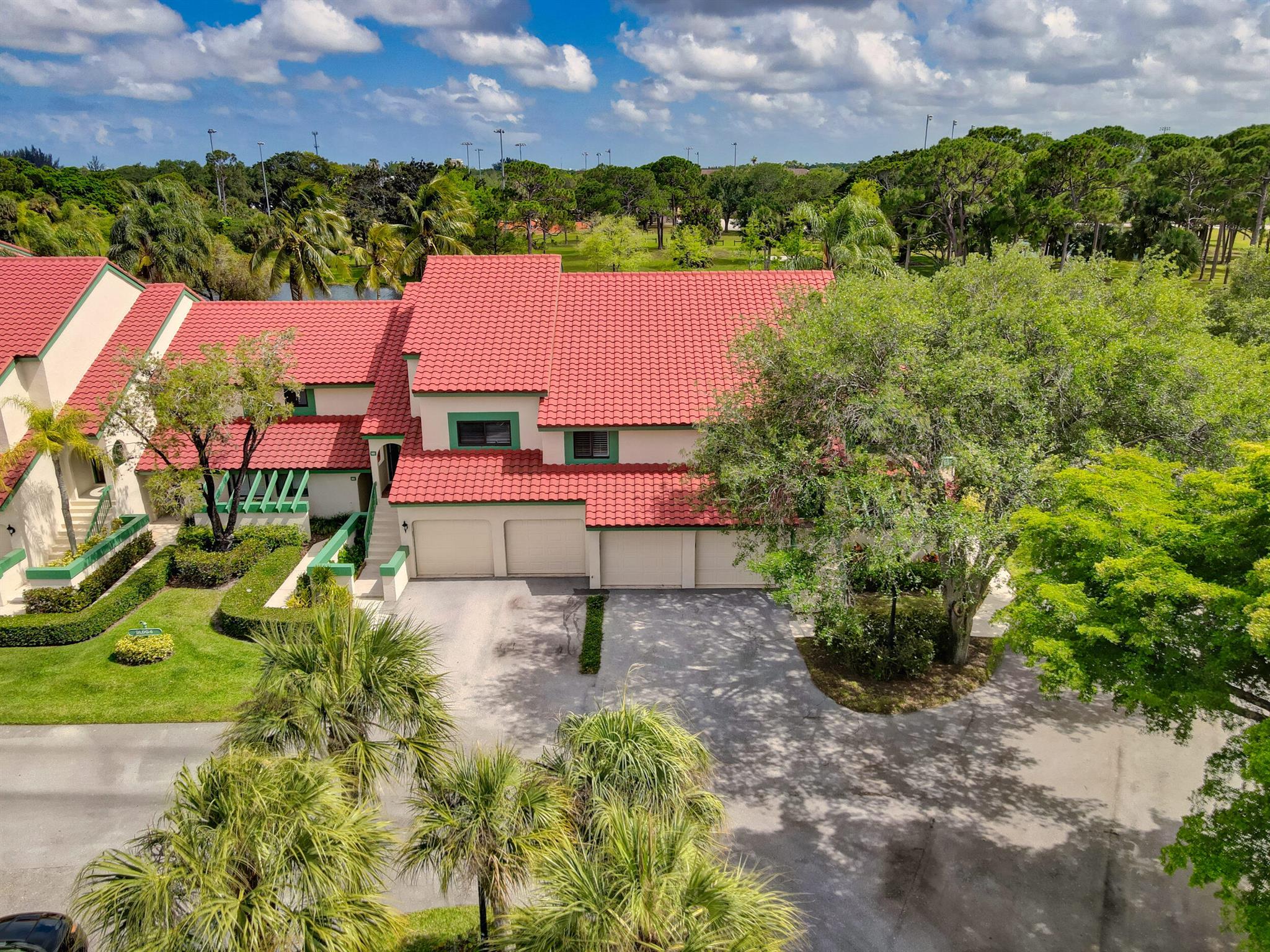 LEXINGTON GREEN CONDO - Residential Lease