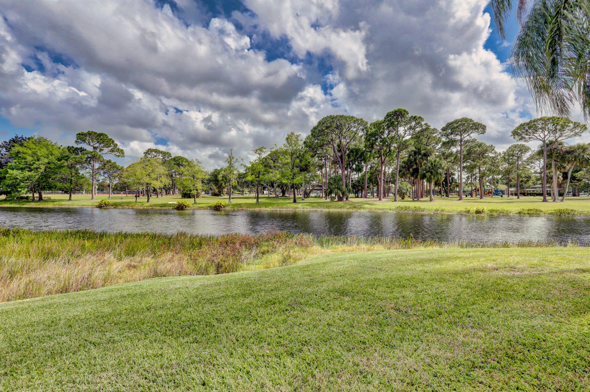 LEXINGTON GREEN CONDO - Residential Lease