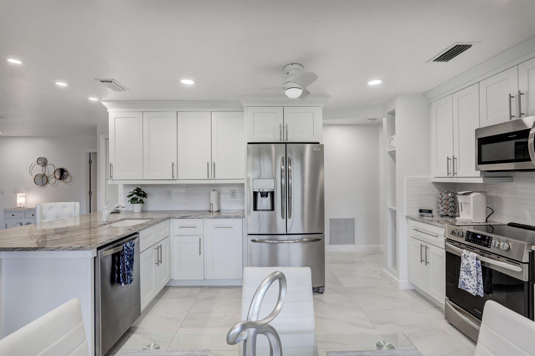 LEXINGTON GREEN CONDO - Residential Lease