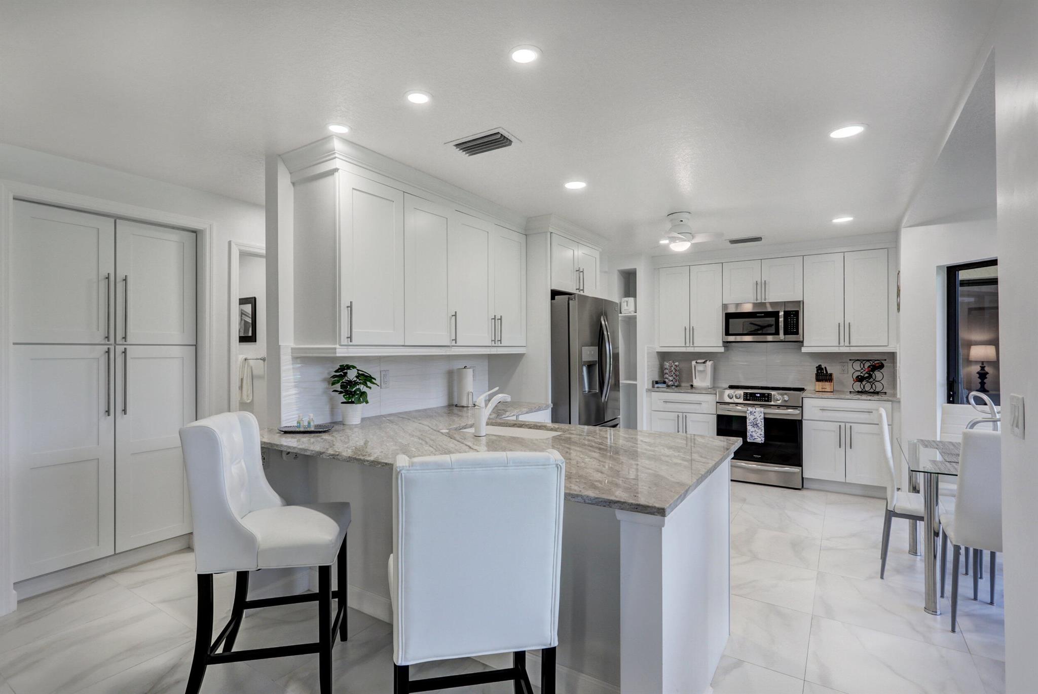 LEXINGTON GREEN CONDO - Residential Lease