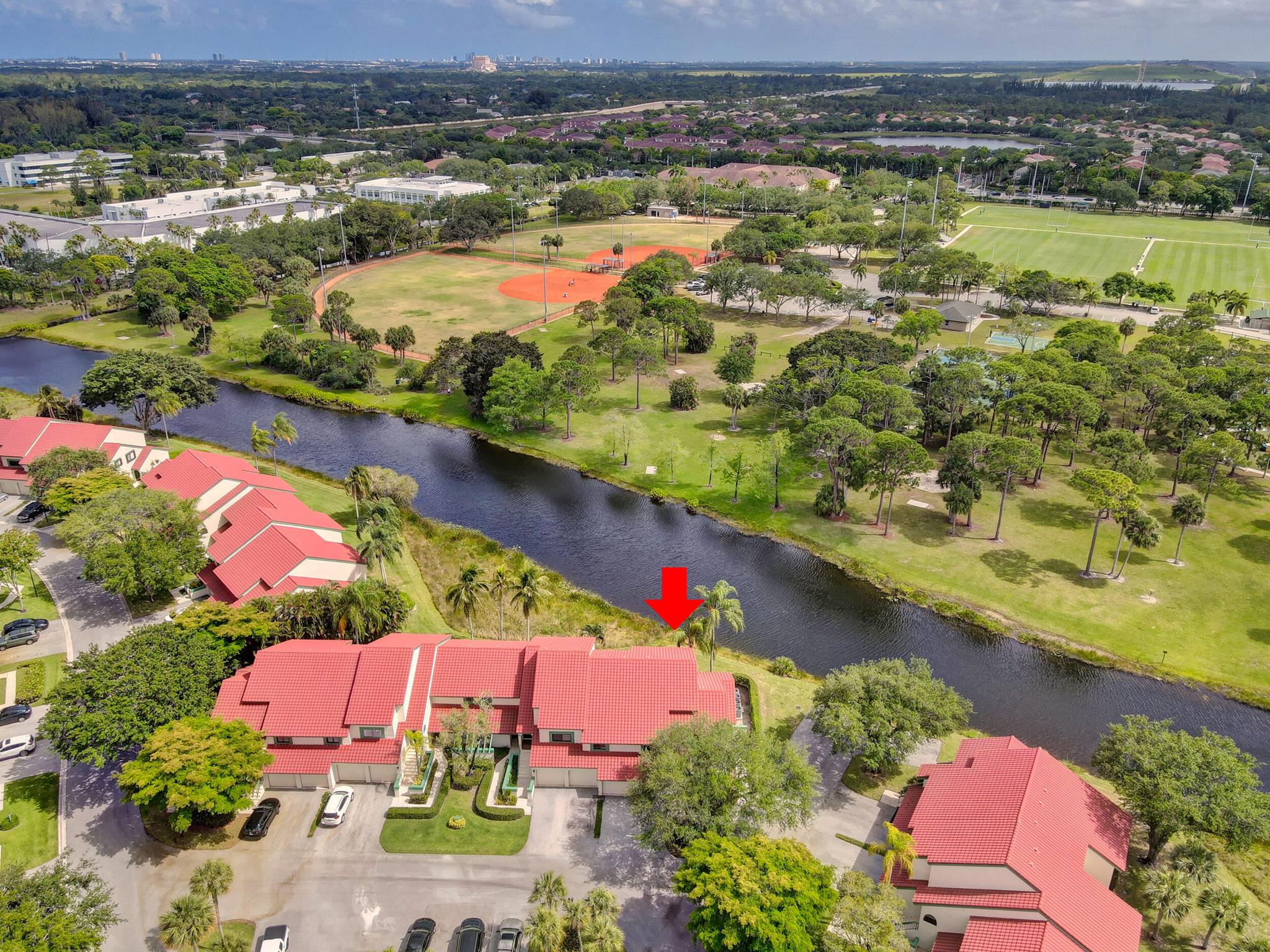 LEXINGTON GREEN CONDO - Residential Lease
