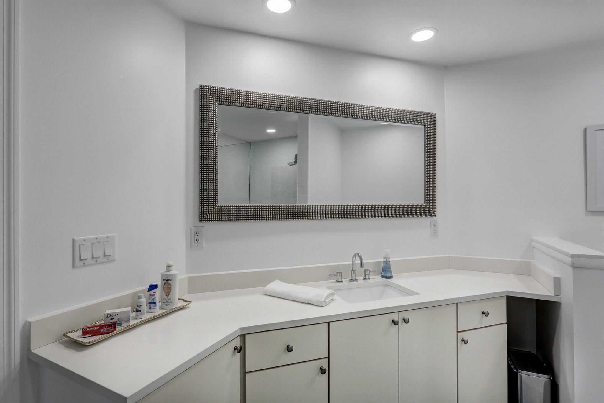 LEXINGTON GREEN CONDO - Residential Lease