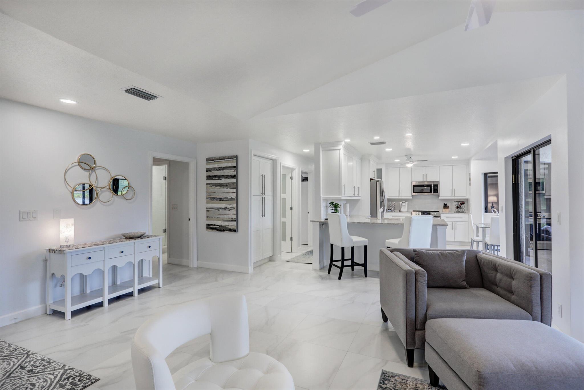 LEXINGTON GREEN CONDO - Residential Lease
