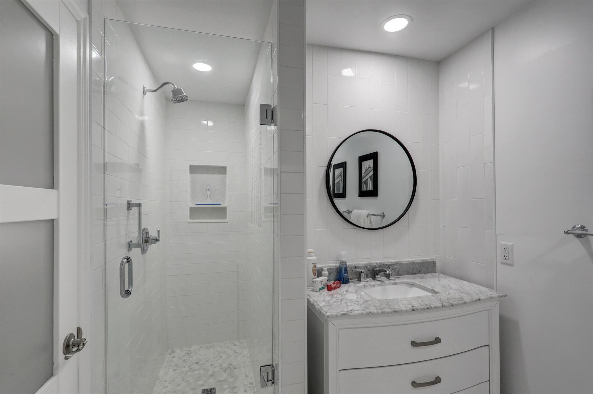 LEXINGTON GREEN CONDO - Residential Lease